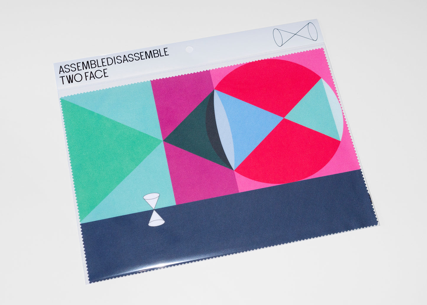 EYEWEAR CLOTH_Eye Reflection